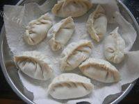简易的韭菜煎饺做法图解7)