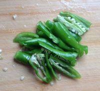 家常菜芹菜炒豆腐做法图解3)
