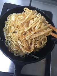 鲜美可口的葱油面做法图解8)