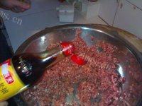 软嫩的韭菜猪肉水饺做法图解6)