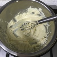 自制轻乳酪蛋糕做法图解2)