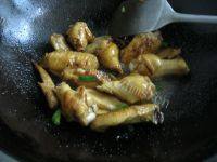 美味的酱鸡翅做法图解8)
