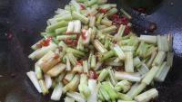 芹菜香干做法图解5)