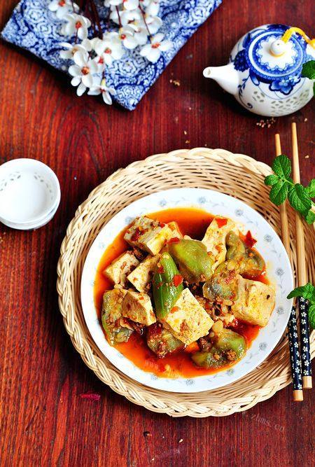 诱人的丝瓜烧豆腐