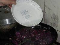 香气逼人的清炒紫甘蓝