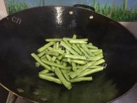 家常菜清炒四季豆做法图解4)