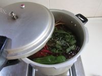 美味牛肉腐竹煲做法图解8)