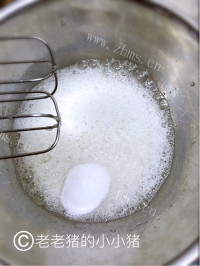 甜甜的奶油焦糖蛋糕卷做法图解2)