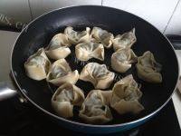 椒盐香煎馄饨做法图解4)