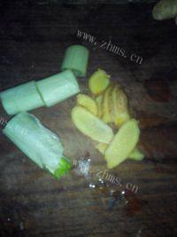 滋补的鲫鱼豆腐汤做法图解3)