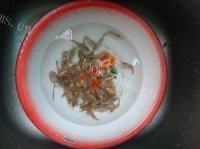 易做的韭菜炒河虾做法图解1)