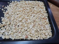 自制花生牛扎糖做法图解3)