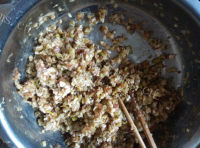 好吃鸡脯肉猪肉酸菜饺做法图解8)
