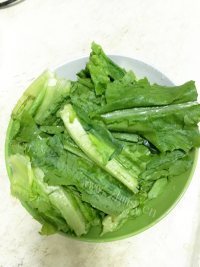 热腾腾的蚝油油麦菜做法图解1)