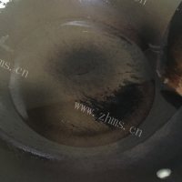 美味的猪蹄火锅做法图解2)