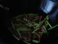美美厨房之蒜苔炒肉
