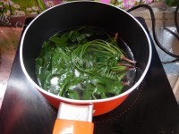 美味的菠菜猪血粥做法图解5)