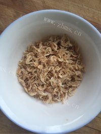 美味的西红柿紫菜汤做法图解1)