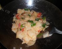 家常菜番茄土豆片