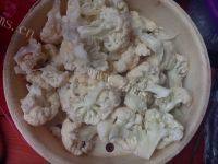 家常菜腊肉炒花菜做法图解2)