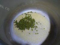 颜值高的小米绿豆粥的做法图解三