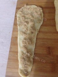 芳香四溢的肉松面包做法图解5)