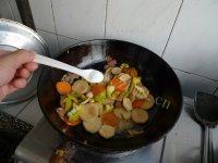 杏鲍菇炒腊肉做法图解9)