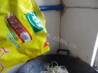 鲜香的素炒绿豆芽做法图解4)