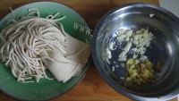 家常菜凉拌豆腐丝做法图解1)