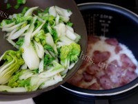 美味的腊肠饭做法图解8)