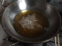 美味的油炸小河虾做法图解6)