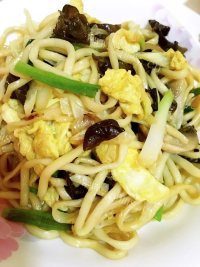 美味的鸡蛋炒面
