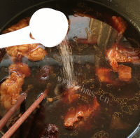 美味的牛腩烩胡萝卜土豆做法图解10)
