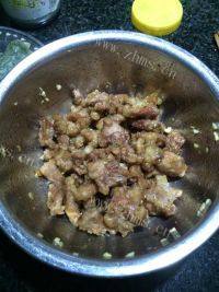 香喷喷的蒜蓉糖醋肉做法图解7)