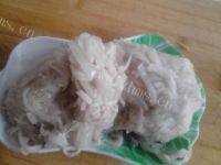 十分诱人的酸菜猪肉炖粉条做法图解2)