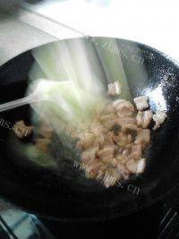 茄子炒肉末做法图解6)