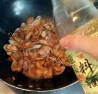 美味的辣炒花甲做法图解4)