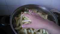 美味的土豆茄子条做法图解5)