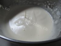 质嫩爽口的蒸蛋糕做法图解4)