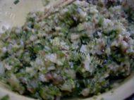 猪肉芹菜馅饼做法图解2)