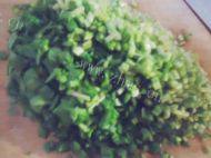 家常韭菜鸡蛋馅饼做法图解2)