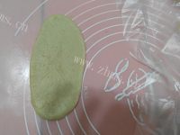 美味蛋黄肉松月饼做法图解14)