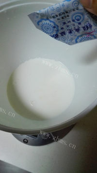 自制老酸奶做法图解3)