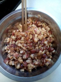 美味的荠菜盒子做法图解2)