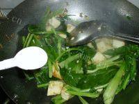 家常油菜炒豆腐做法图解5)