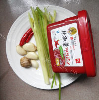 美味的韩式辣酱爆鱿鱼做法图解2)