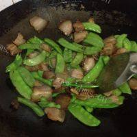自制腊肉炒荷兰豆