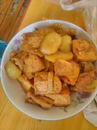 家常菜土豆烧豆腐