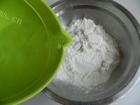 美味的小笼汤包做法图解4)