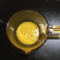 色香味俱全的双色慕斯流心蛋糕做法图解8)